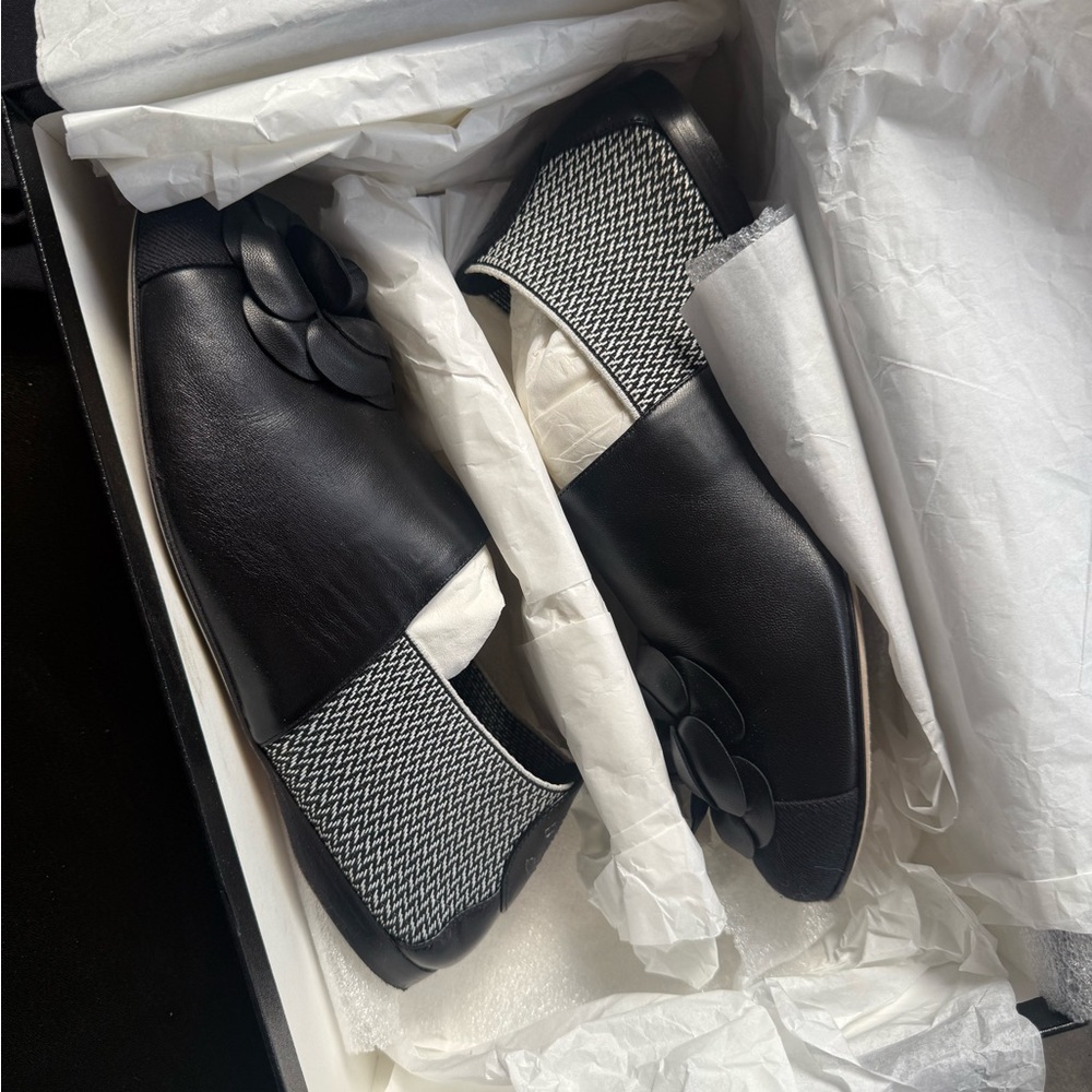 Chanel Black Shoe with flower and box